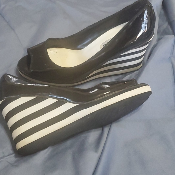 American Eagle striped wedges